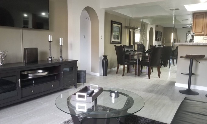 North Mountain Condo | Ideal Pointe Tapatio Condo with Pool & Spa Amenities