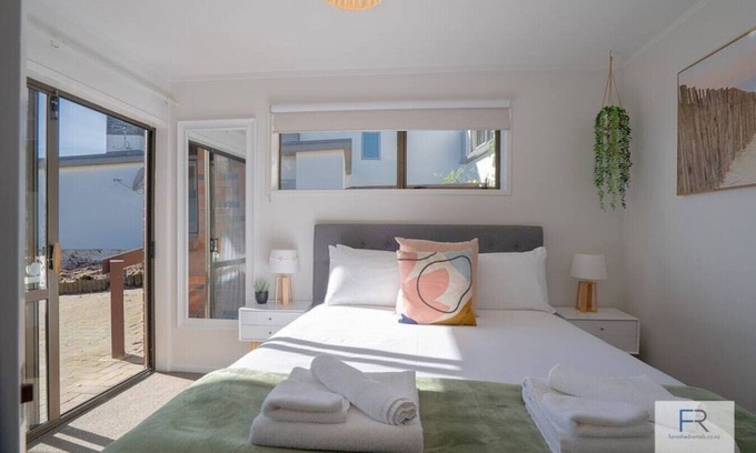 Rothesay Bay House | Beautiful Coastal Home Rothesay Bay
