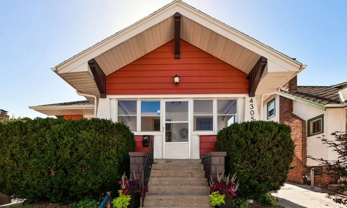 Downtown Omaha House | Ideal Home with Tidy Backyard, Garage & Breakfast Included