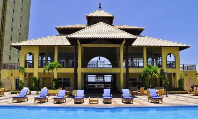 San Geronimo Condo | Stylish Condo in Prestigious Tower with Pool & Kitchen