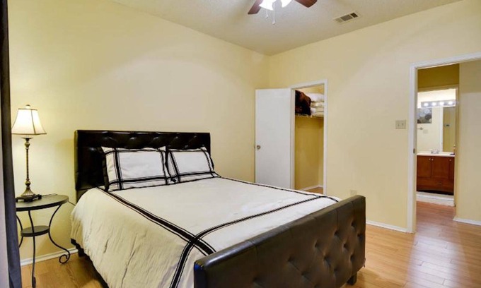 Village At Walnut Creek Condo | Top-Rated Condo with Pool and Spa Near The Domain