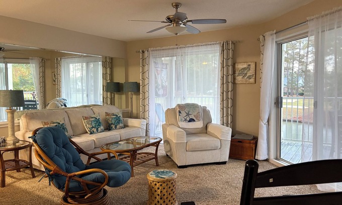 Calabash Condo | Serene Condo with Ocean View near Magnolia Course