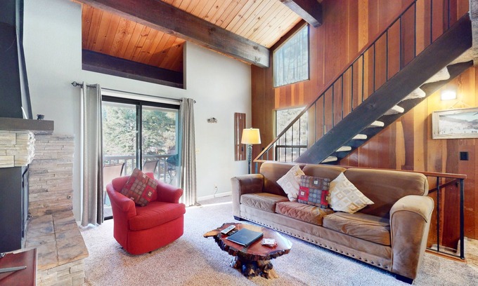 Kings Beach Condo | Idyllic Condo with Pool & Tennis Courts Near Northstar