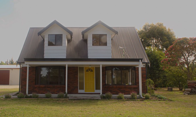 Stieglitz House | Beautiful Cottage on an acre