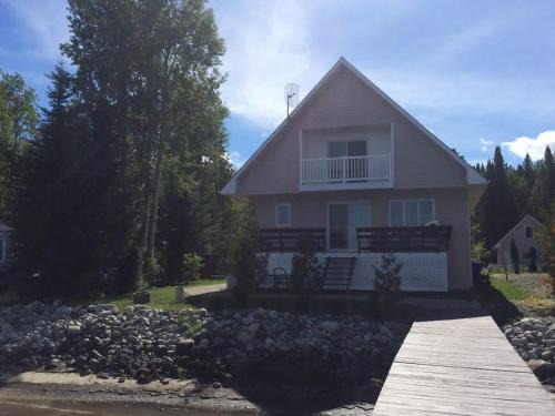 Palmarolle House | Beautiful cottage on Lake Abitibi