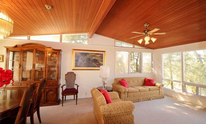 Valentia Cottage | Scenic Country Cottage with Lake View near Scogog