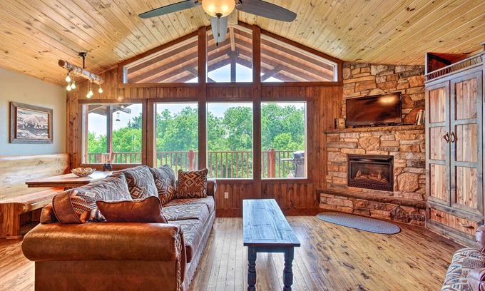 Caddo County Cabin | Idyllic Country Cabin on Crooked Creek Farm - Rated 10/10