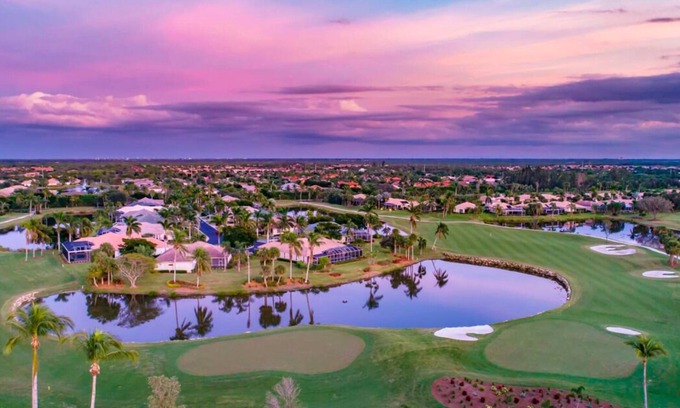 Tropical Cove Condo | Elegant Country Club Condo with Ocean Views & Pool Access