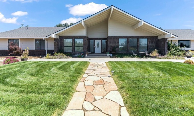 Knights Ferry House | Charming Country Estate Near Knights Ferry with Pool & Kitchen
