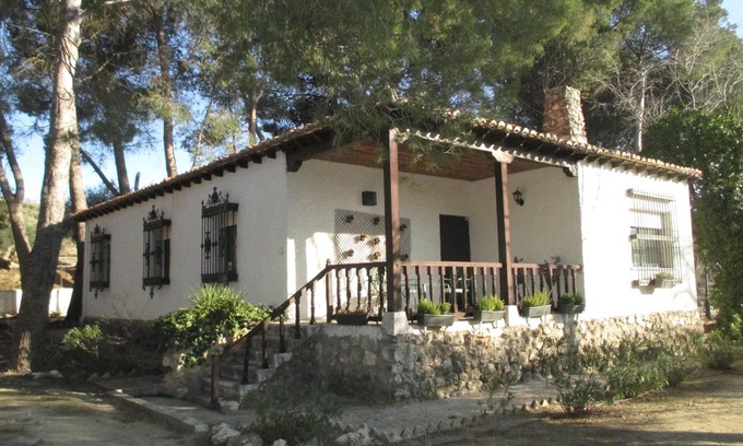 Chinchon Cottage | Elegant Country House Retreat in Scenic Chinchón