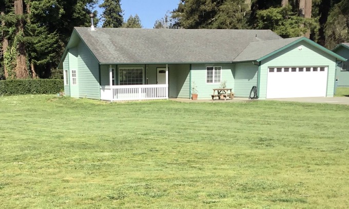 Fort Dick House | Enchanting Country Gem with Oceanfront Views & Breakfast