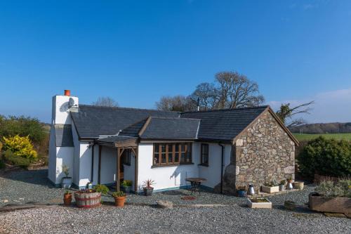 St George House | Idyllic Countryside Cottage on the North Wales Coast