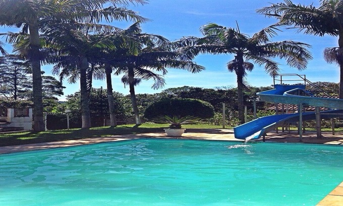 Mairipora House | Cozy Retreat: Pet-Friendly Stay with Pool & Spa Amenities