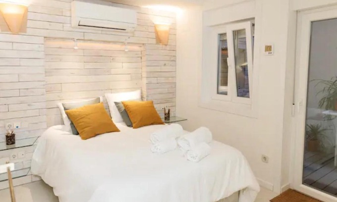 Huertas Apartment | Cozy Apartment in the Heart of Madrid - Rated 10/10