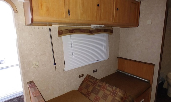 Gracewood House | Cozy Camper with Complimentary Breakfast for Every Traveler