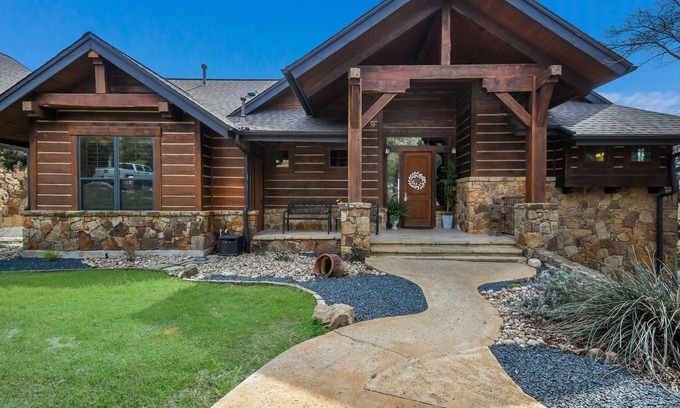 Jonestown Cottage | Cozy Cottage at Hollows Resort: Pools, Spa & Beach Club Fun