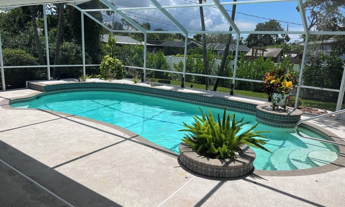 Venice Gardens House | Cozy Retreat with Heated Pool Near Beautiful Beaches