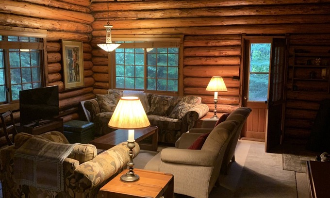 Victoria Beach Cottage | Cozy Log Cabin Retreat with Family-Friendly Amenities