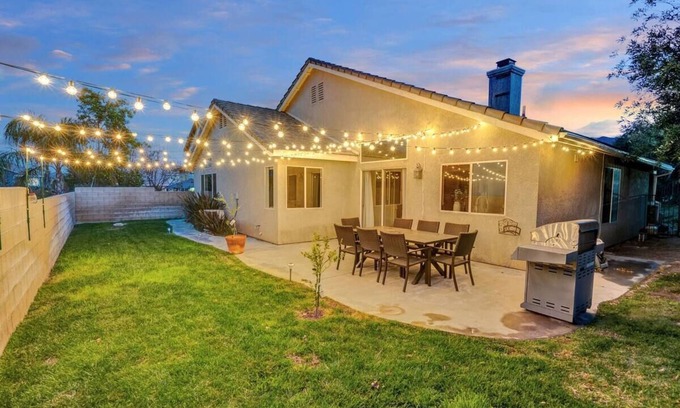 Stevenson Ranch House | Beautiful Cozy Home Near Magic Mountain & Shopping in Stevenson Ranch