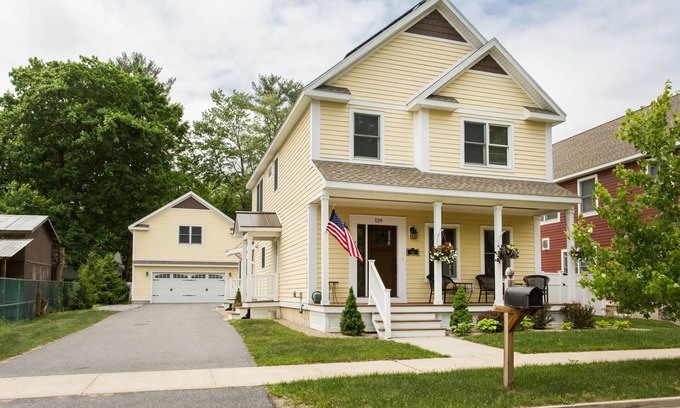 Saratoga Springs House | Stylish Custom Home with Pool - Steps from Saratoga Racetrack