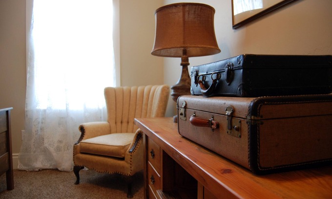 Grass Valley House | Elegant Downtown Vacation Home with Spa Amenities