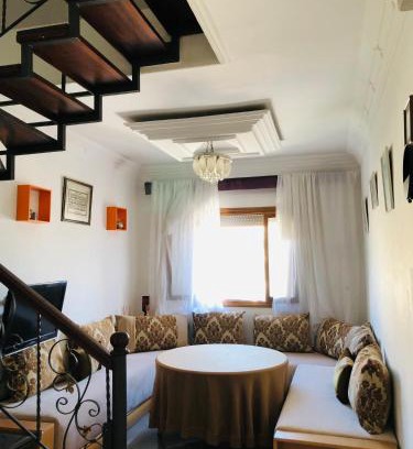 Miramar Apartment | Cozy Duplex Steps from the Beach - Pet and Child Friendly