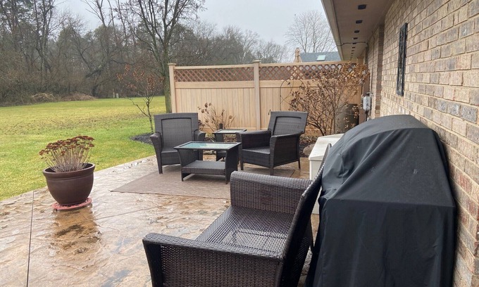 Brookville Condo | Cozy Duplex Retreat Near Dayton, Ohio with Family Amenities