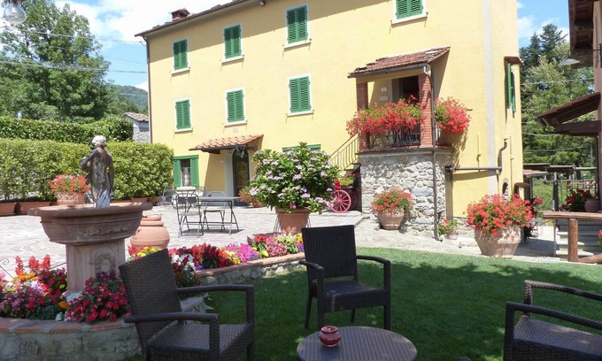 Saturnana Apartment | Elegant Apartment with Panoramic Views and Hot Tub Access