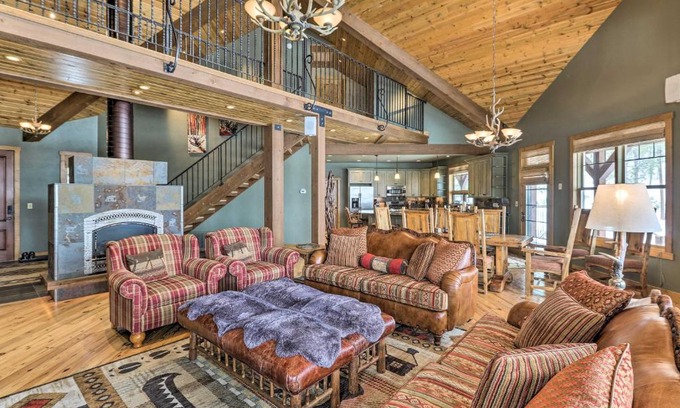 Eureka House | Idyllic Cabin Retreat on Golf Resort for Families