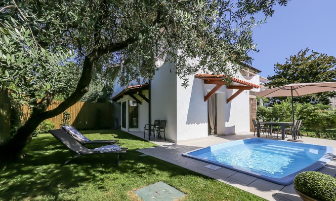 Colombare Villa | Exclusive Villa Steps from the Lake with Pool & Spa