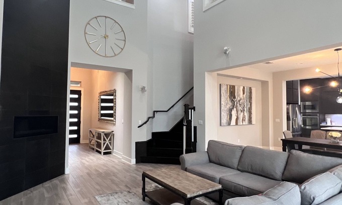 Shady Hollow House | Convenient Executive Home in Circle C, Near Downtown Austin