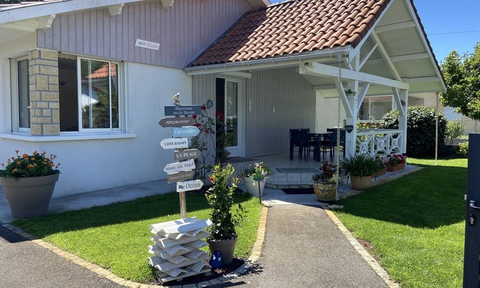Lanton Villa | Idyllic Vacation Home with Ocean Views in Bassin d'Arcachon