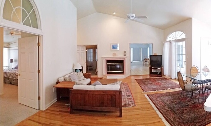 Bethany Beach House | Family-Friendly Getaway: Steps from Pool, Golf & More