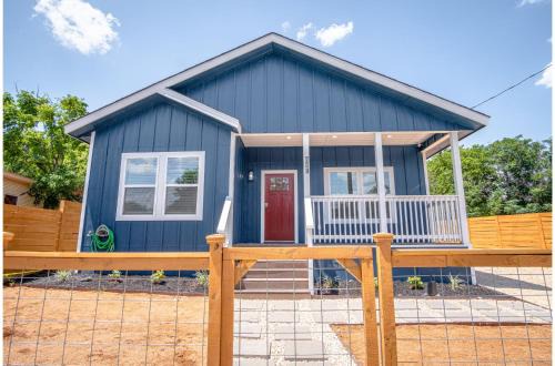 Nevada Street House | Ideal 3BR Retreat Near Vibrant Downtown - Family Friendly