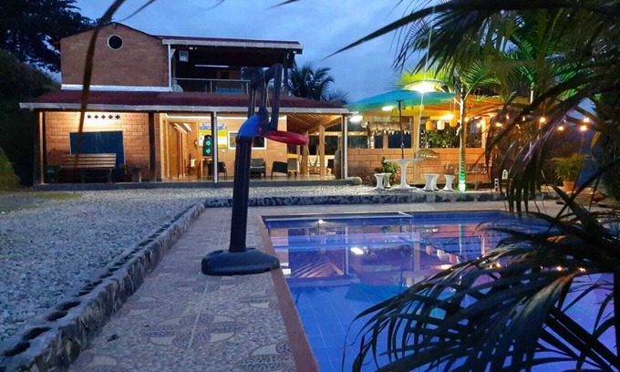 El Penol House | Inviting Finca La Natalia: Family-Friendly with Pool & Spa