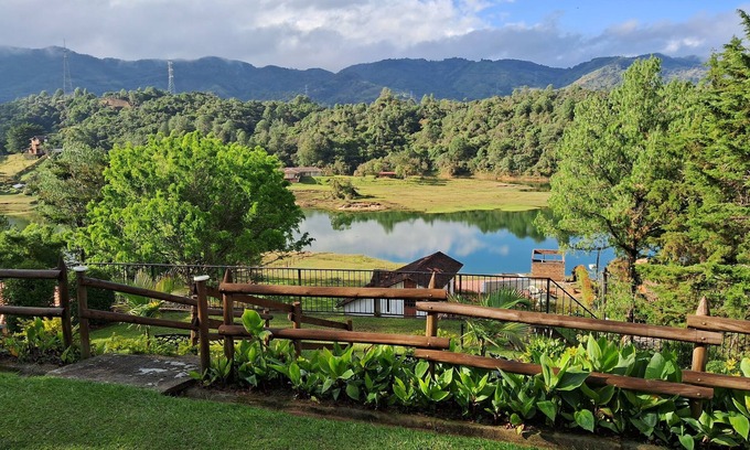 Guatape House | Scenic Finca with Breathtaking Views and Spa Amenities