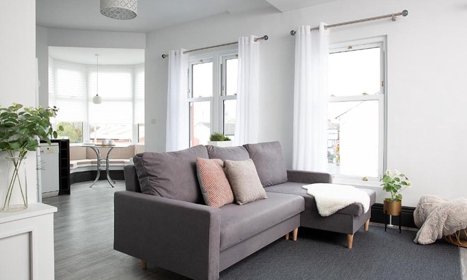 Poulton-le-Fylde Apartment | Charming First Floor Apartment with 9.1/10 Guest Rating