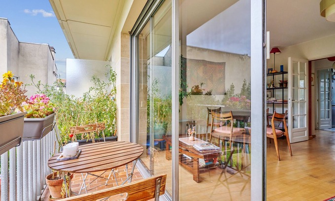 Bois Clos d'Orleans Apartment | Cozy Flat in Fontenay-sous-Bois with Spa and Pet-Friendly