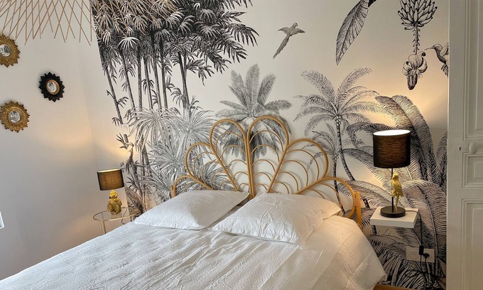 Saint-Quentin Apartment | Prime City Location with Breakfast & Kitchen - 10/10 Rated
