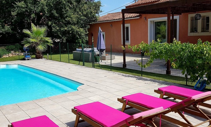 Six-Fours-les-Plages Villa | Inviting Villa with Private Pool, Steps from the Sea