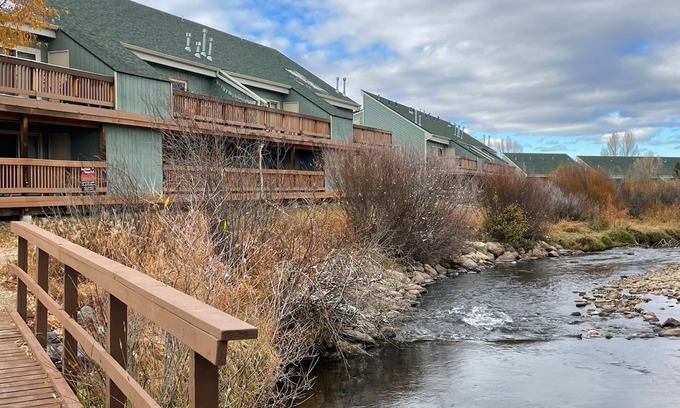 Fraser Condo | Inviting Fraser CO Condo Near Winter Park with Spa & Hot Tub