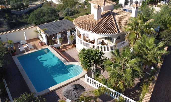 San Fulgencio Villa | Idyllic Villa with Private Pool and Lush Secluded Gardens