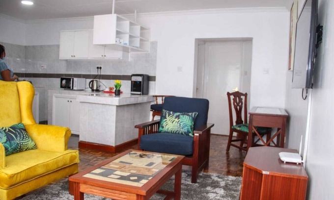 Nairobi West Apartment | Elegant Fully Furnished Apartment in Westlands with Pool