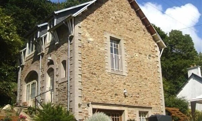 Saint-Jean-du-Doigt House | Inviting Granite Stone House with Oceanfront Pool & Spa