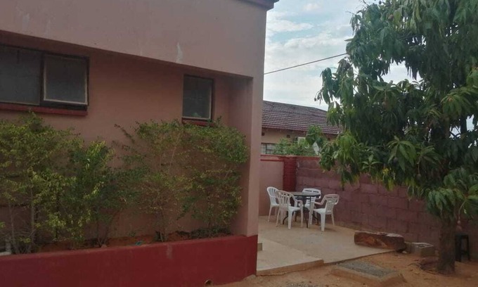 Palapye House | Inviting Gate Guest House: Family-Friendly & Accessible Stay