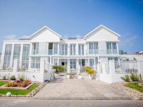 George House | Exceptional Stay at Beautiful Gate with Family-Friendly Amenities