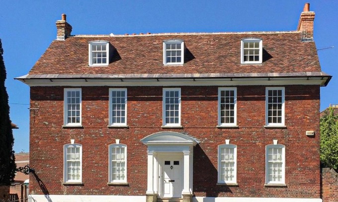 Blandford Saint Mary House | Idyllic Georgian House in Blandford - Guest Rated 9.8/10