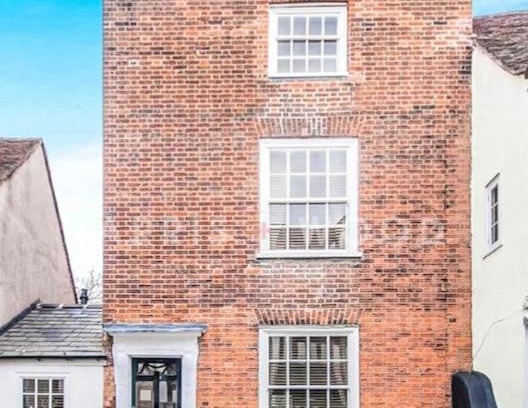 Colchester House | Elegant Georgian Townhouse in Central Colchester - 4 Stars