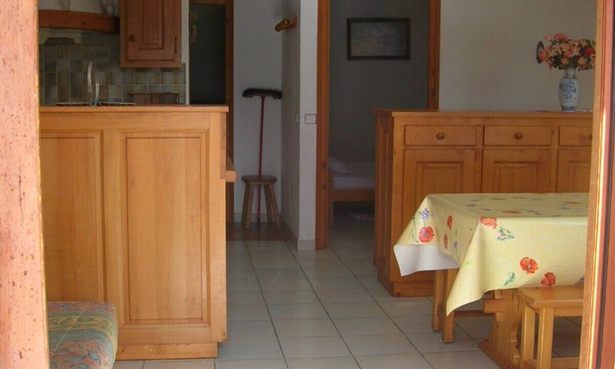 Bozel Apartment | Cozy Gite for 4 with Ocean View and Spa Amenities