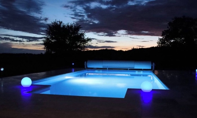Lalinde Cottage | Tranquil Gite in Dordogne with Breakfast and Kitchen Access